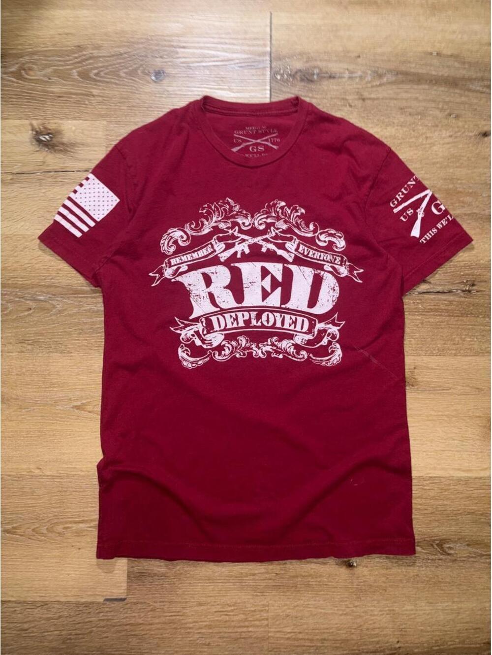 Grunt Style RED Remember Everyone Deployed Graphic Tee Men’s Medium